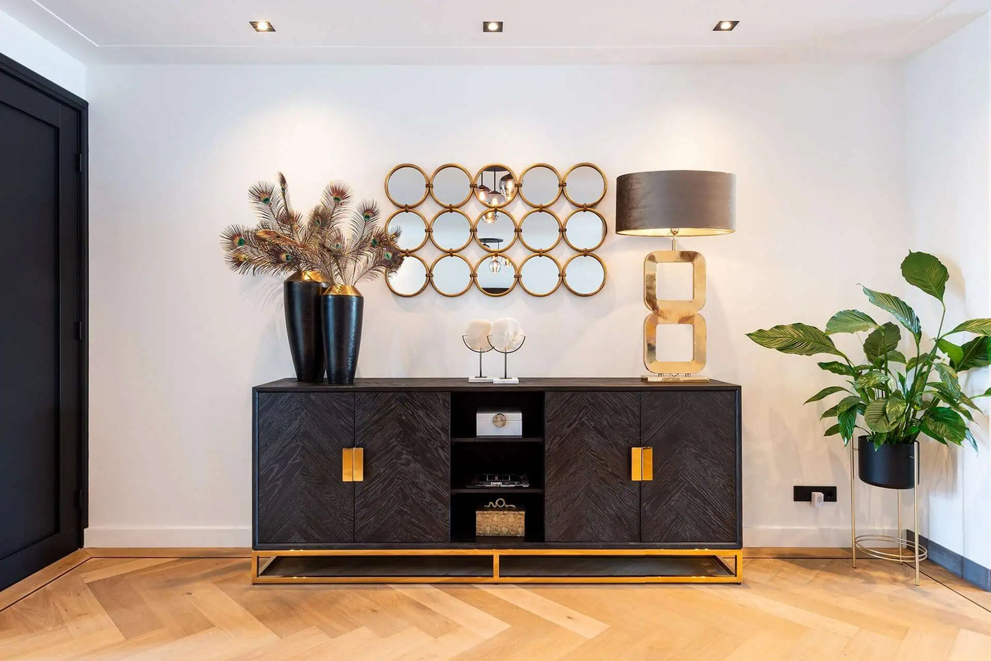 Kumode Blackbone zelta krāsā ar 4 durvīm Richmond Interiors 90/225/45 cm melna rustikāla - N1 Home
