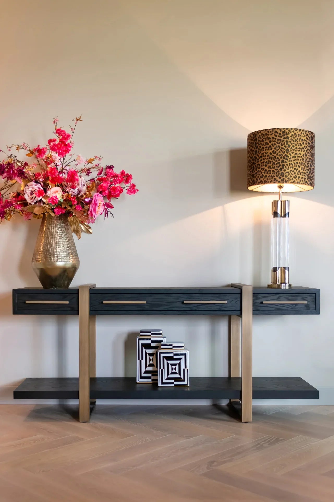 Konsole Cambon ar 3 atvilktnēm Richmond Interiors 80/180/45 cm tumša kafija - N1 Home