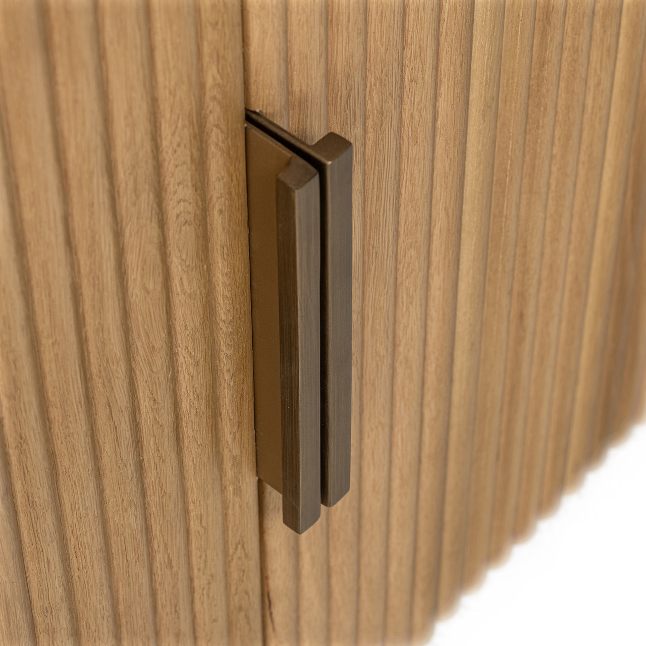 Kumode Belfort ar 4 durvīm  Richmond Interiors dabīgs ozols - N1 Home