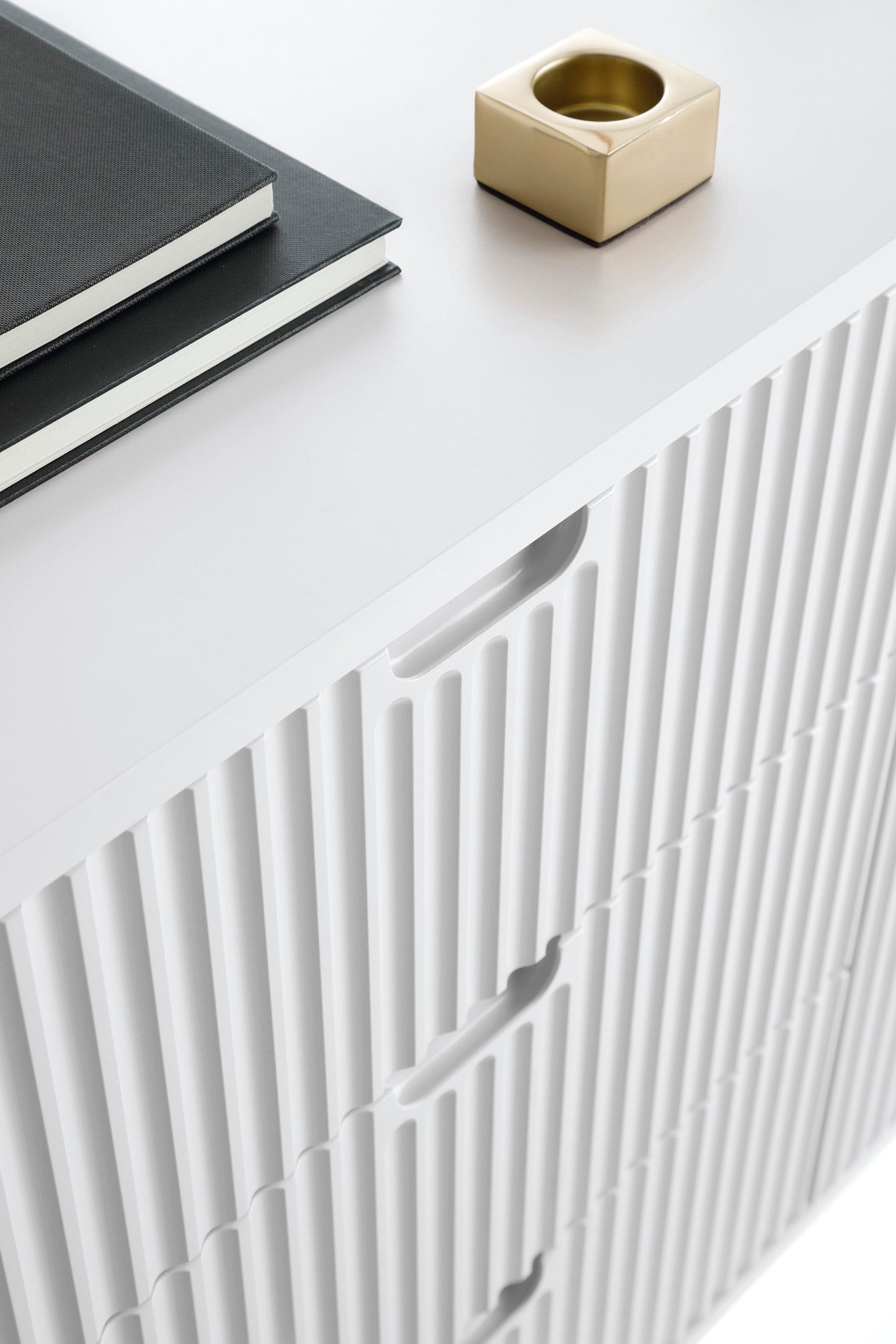 Kumode ROA 168/87/39 cm balts/zelts - N1 Home