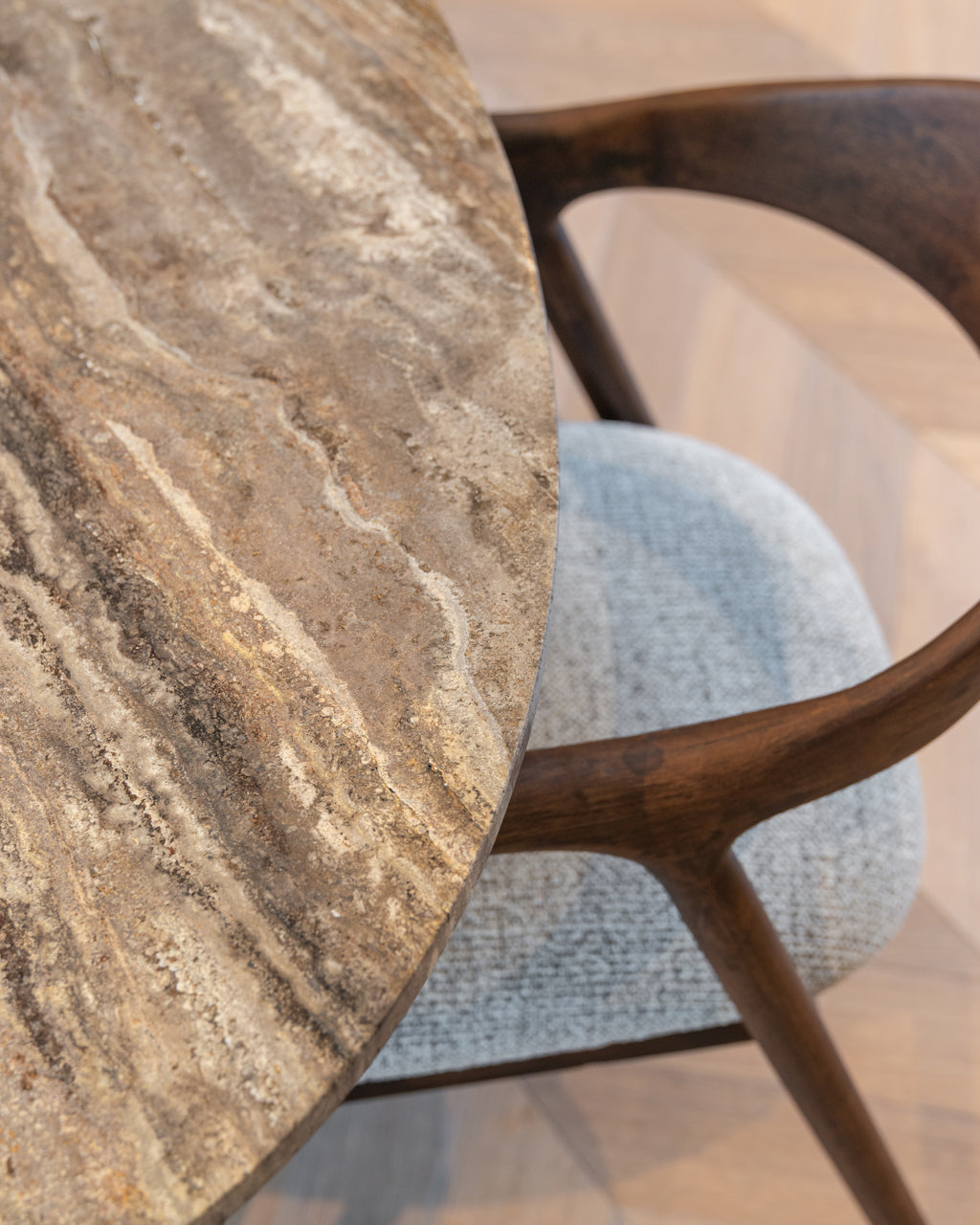 Galds Russo Richmond Interiors 235/76/110 cm ash brown oval