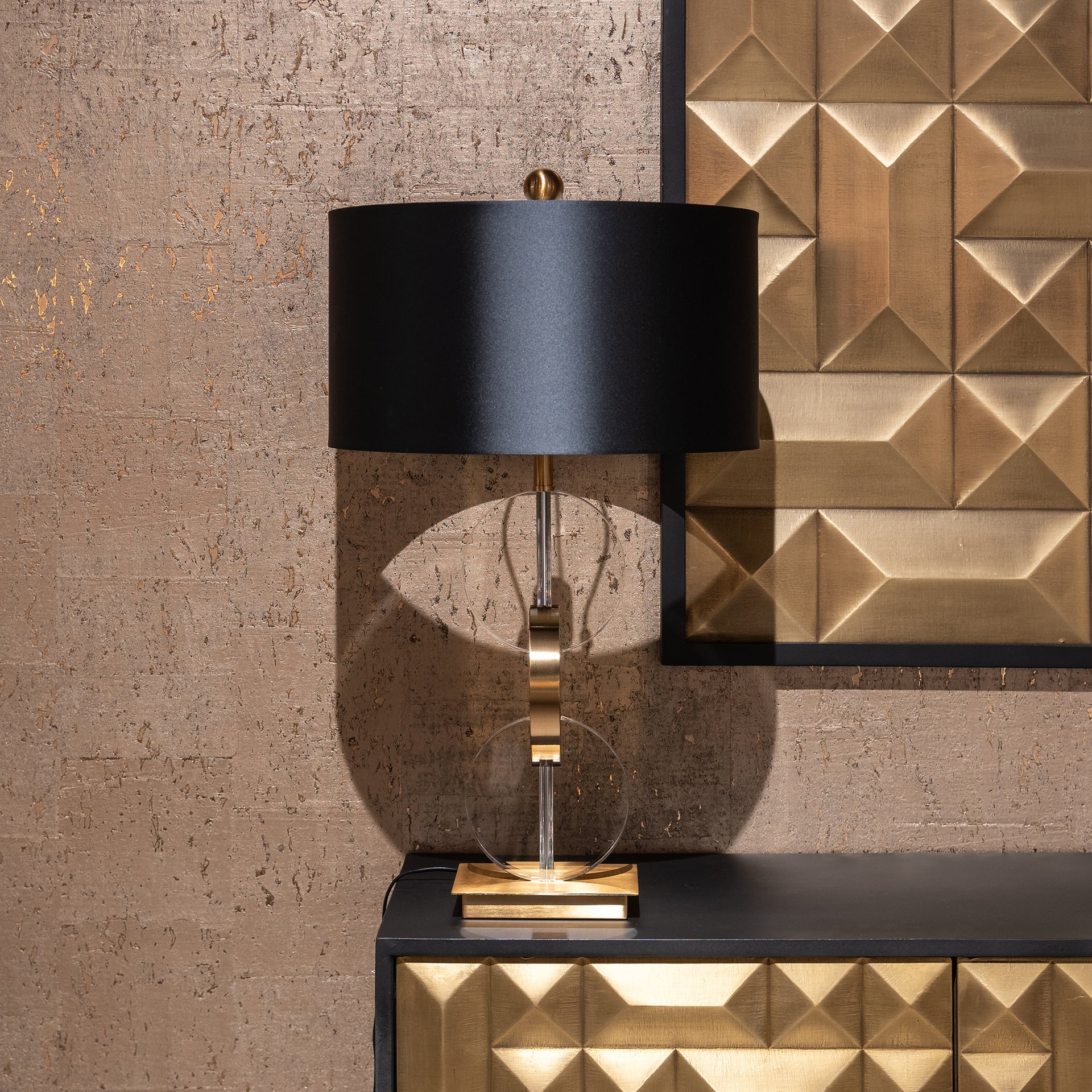 Galda lampa Richmond Interiors Esmé 74/42/42 cm zelts/melns - N1 Home