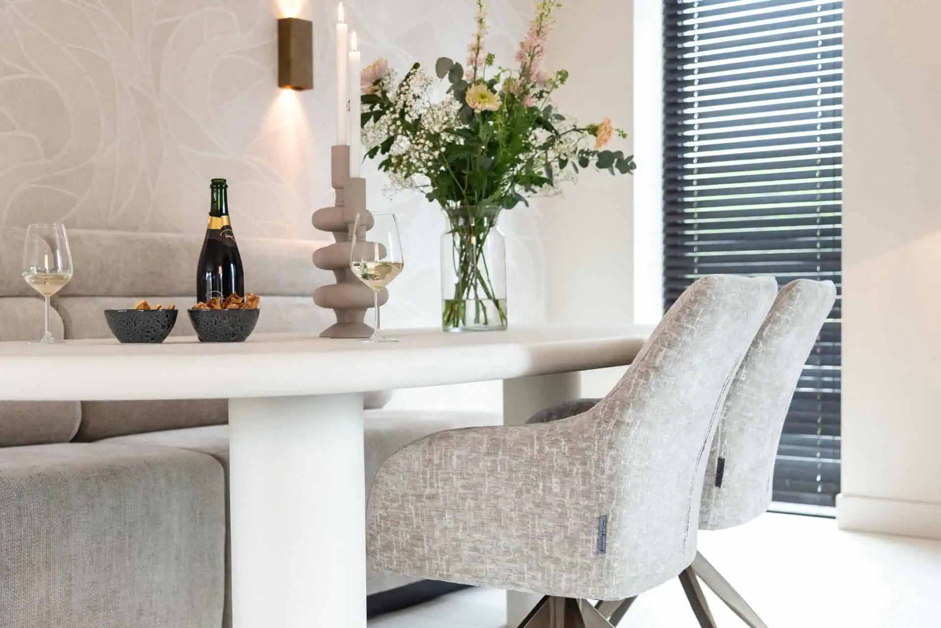 Galds Bloomstone white Richmond Interiors 76/235/120 cm balts - N1 Home