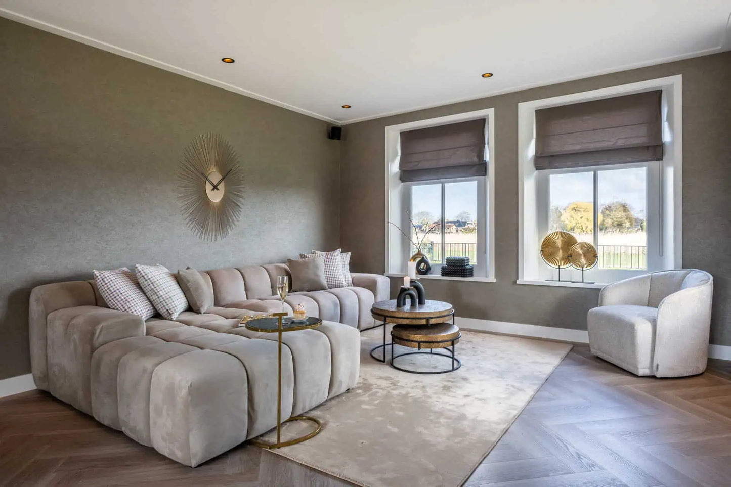 Svečturis Livi black/gold large Richmond Interiors - N1 Home